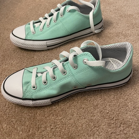 New converse size 37.5 (boys’ size 5, women’s size 7) - Picture 5 of 6